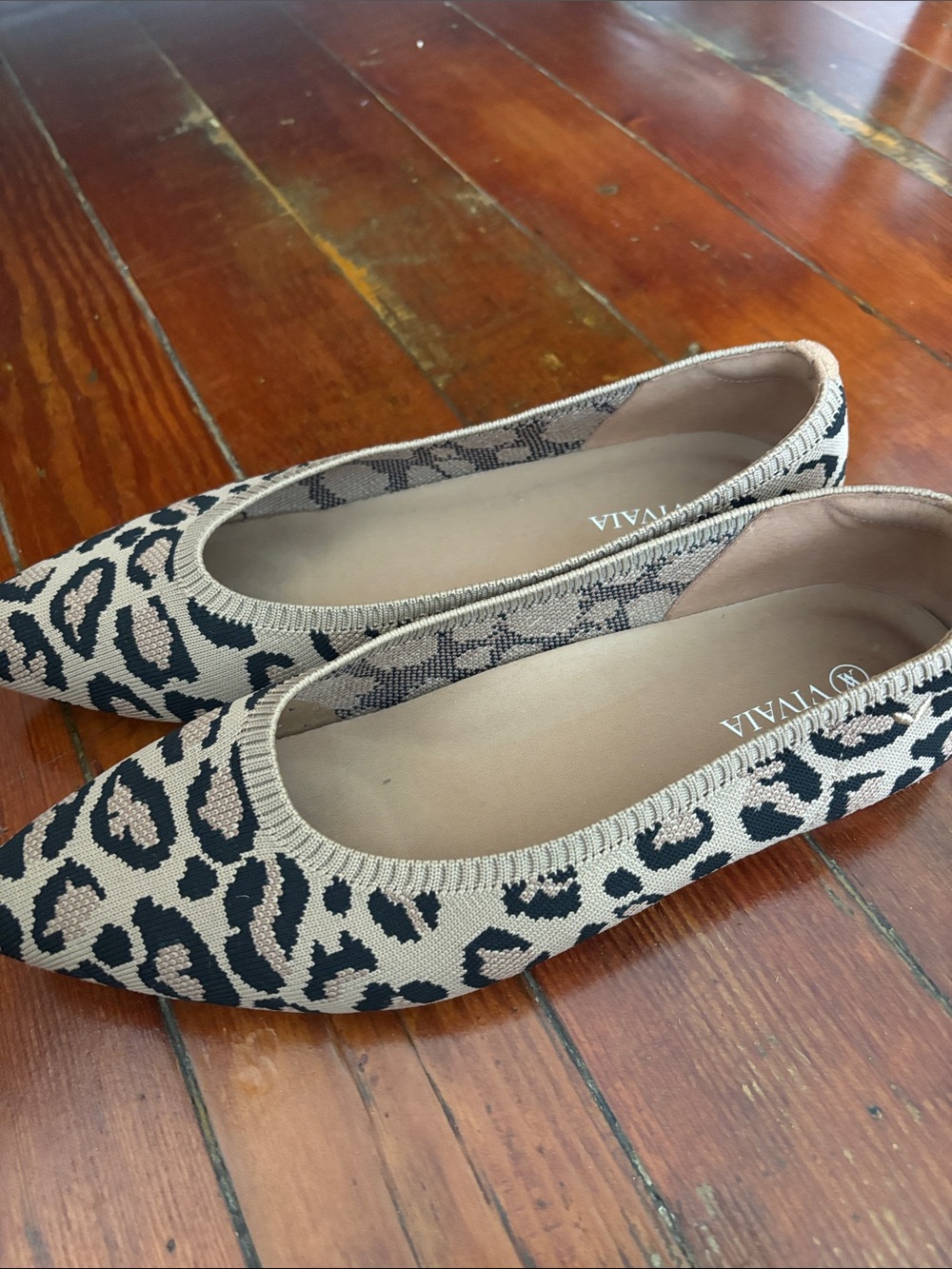 Women's Leopard Knit Pointed Flats - Beige/Black - Picture 2 of 5